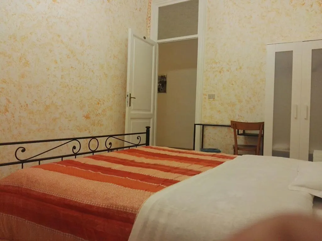 بيت ضيافة فندق Residenza Laterano روما إيطاليا